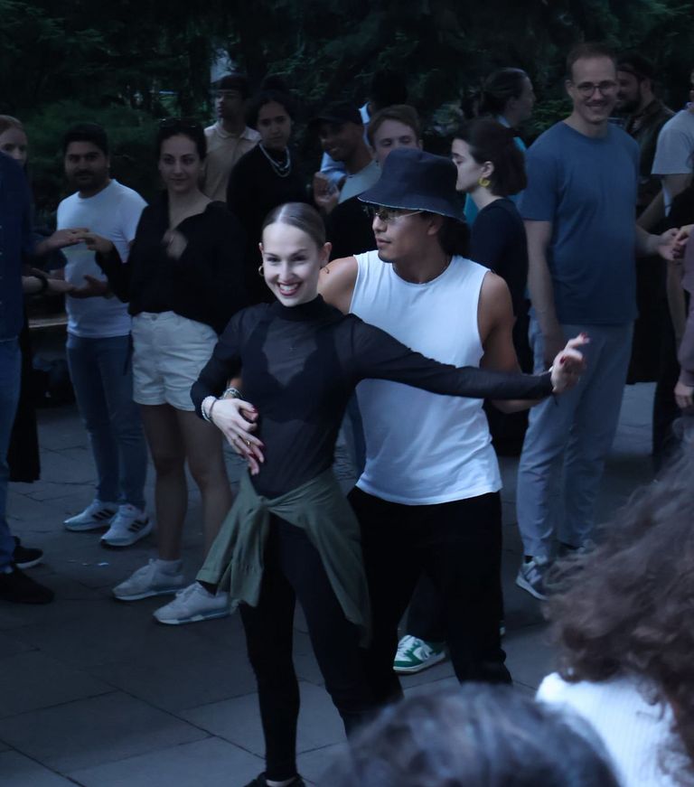 Foto zeigt Umzugsgruppe DANCE&CONNECT / LATINBEAT