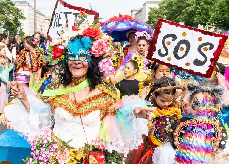 Foto zeigt die Umzugsgruppe ABENTEUER TANZ