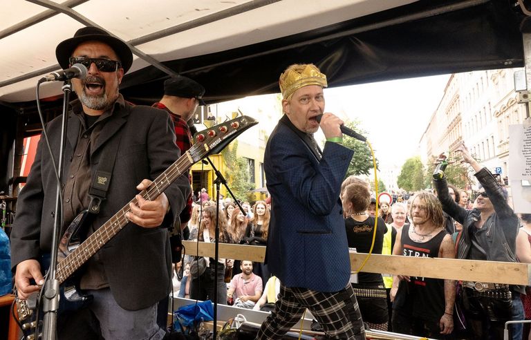 Foto zeigt die Umzugsgruppe VEREIN FÜR SUURBIER-KULTUR UND HANDWERK E.V.