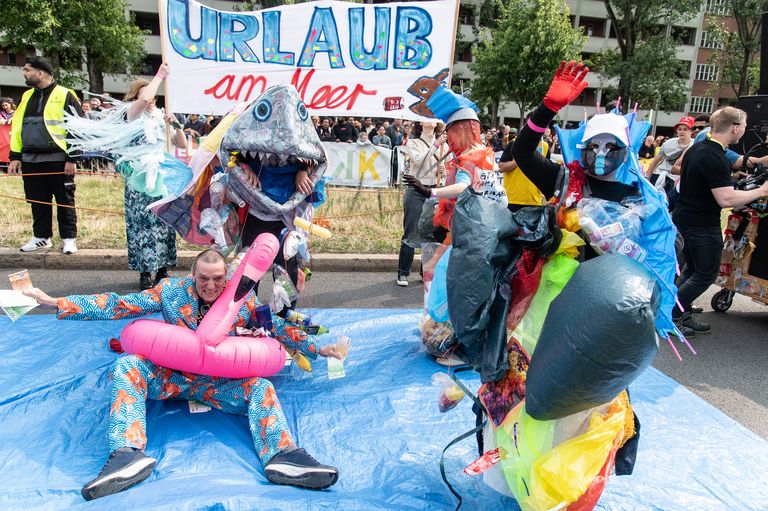 Teilnehmer der Umzugsgruppe StreetUniverCity e.V. während iher Teilnahme 2025