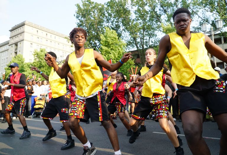 Foto zeigt die Umzugsgruppe ANGOLANER IN DEUTSCHLAND