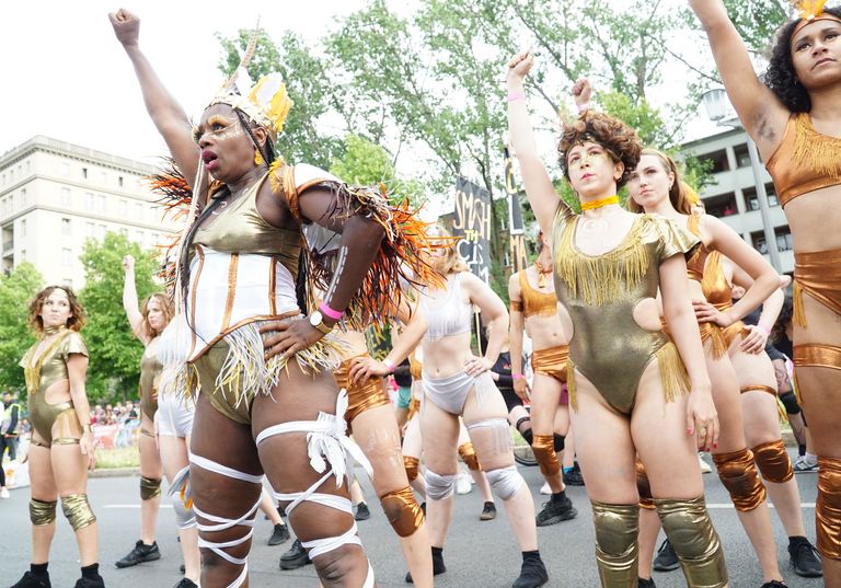 Foto zeigt die Umzugsgruppe BOOTY THERAPY