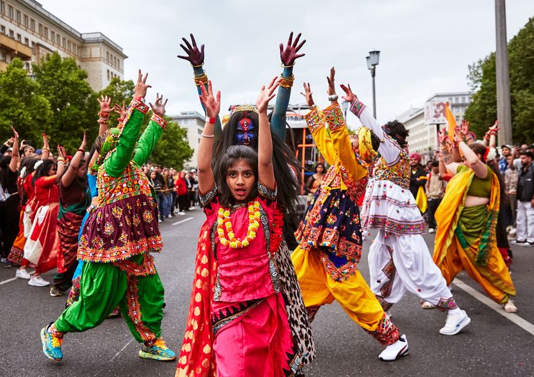 Foto zeigt die Umzugsgruppe BERLIN INDIAWAALE