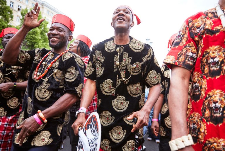 Teilnehmer der Umzugsgruppe Nzuko Unuigbo