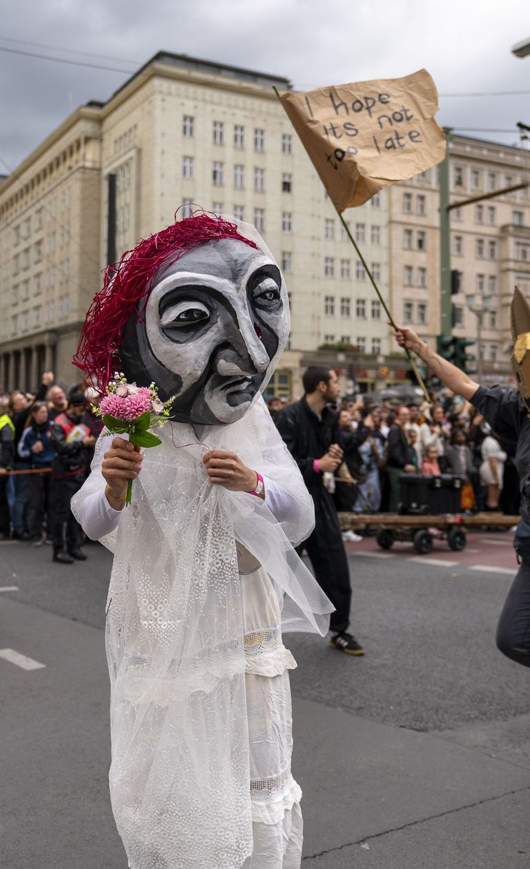 Foto zeigt die Umzugsgruppe ARTISTANIA e.V.